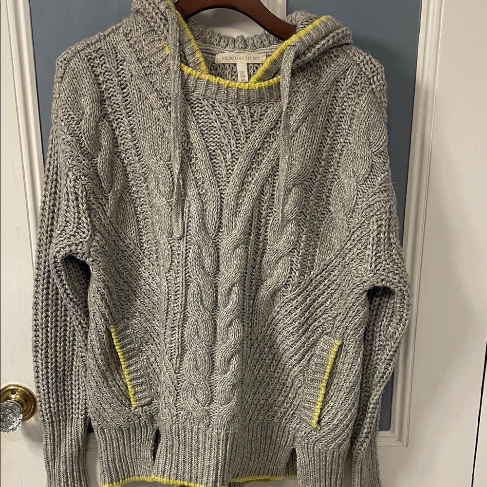 Victoria’s Secret Chunky Cozy Cable Knit Wool Blend Hoodie Sweater with Pockets